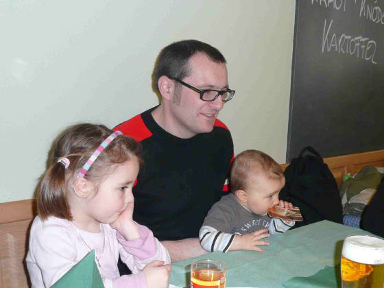 essen_manfred_mit_kinder.jpg