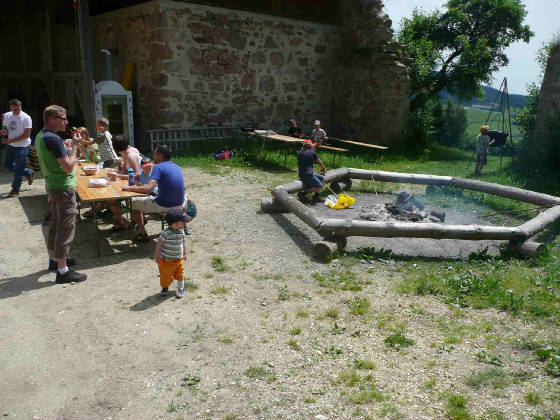 feuerstelle_brotbacken.jpg